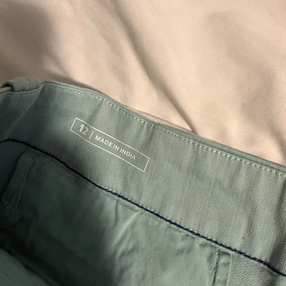 Vineyard Vines Women's Teal Shorts - Picture 2 of 5